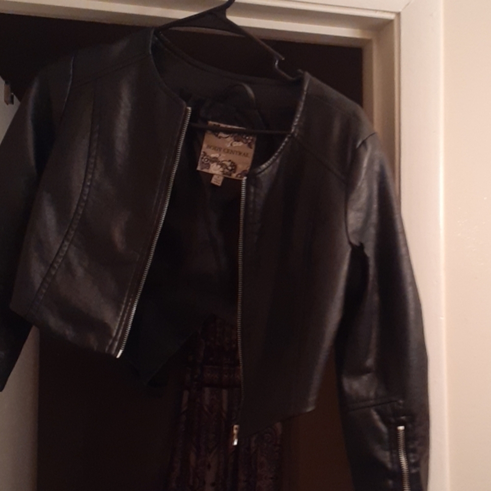 Body central leather half coat